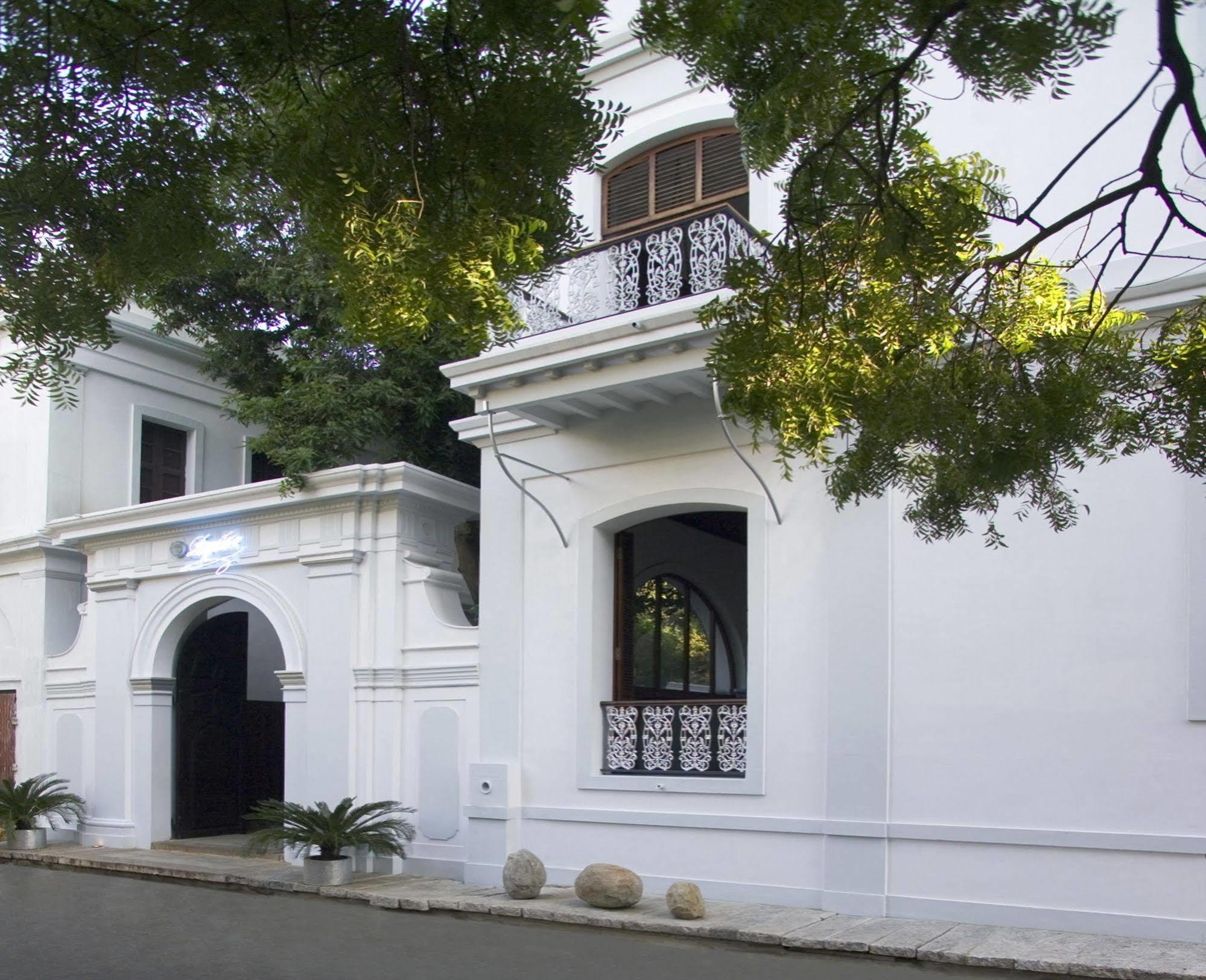Le Dupleix Hotel Pondicherry Exterior photo